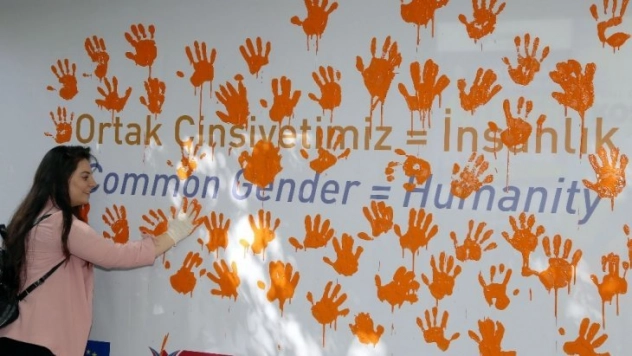 Dünya gençleri eşitlik için Kuğulu Park'ta buluştu