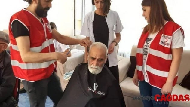 Dünya Yaşlılar Günü'nde Huzurevi sakinleri unutulmadı