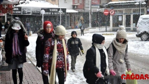 Dursunbey'de taşımalı eğitime ve bazı köy okullarında eğitime 'kar' tatili