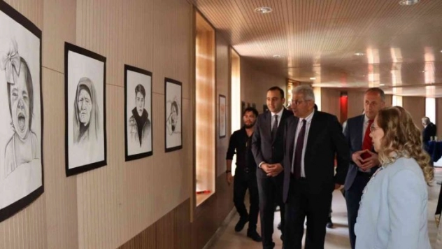Duyguların kara kalem resim sergisi açıldı