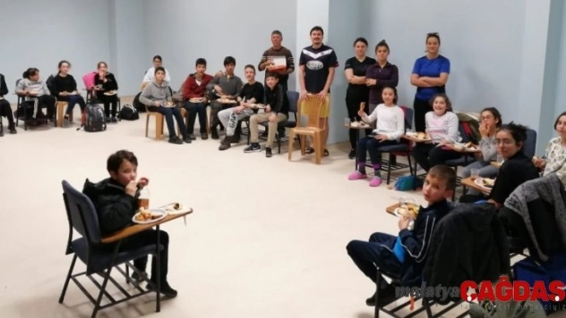 Düzceli yüzücüler Yerli Malı Haftasını kutladılar