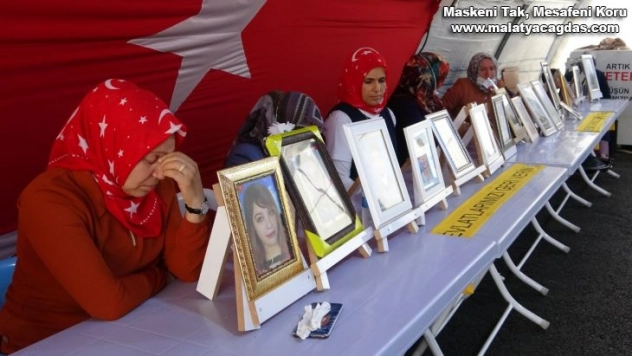 (Düzeltme) Eylemdeki aileler Bakan Soylu'dan sürpriz haberi bekliyor