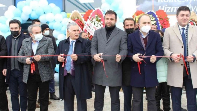 Düzgün market 21'inci şubesini törenle açtı