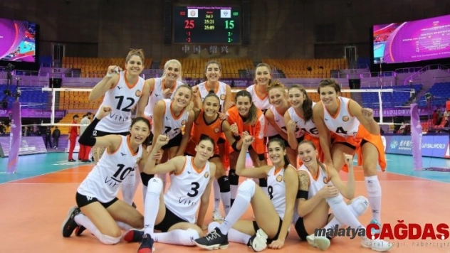 Eczacıbaşı VitrA, yarı finalde