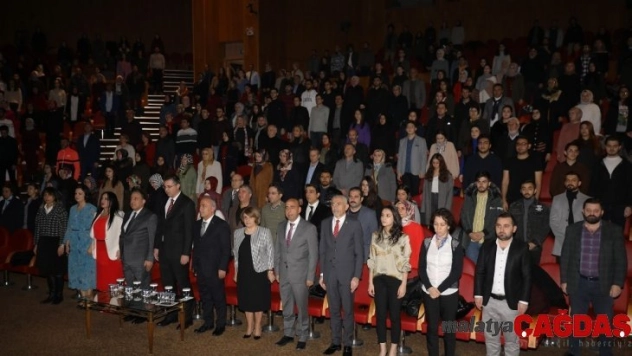 Eczacılık Fakültesinde geleneksel beyaz önlük giydirme töreni gerçekleşti