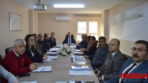 Edremit'te 'Aile içi ve kadına karşı şiddetle mücadele toplantısı' kaymakam sırmalı başkanlığında gerçekleştirildi