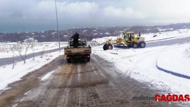 Edremit'te karla mücadele çalışması