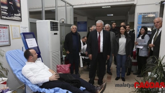 Efeler Belediyesi'nden lösemi hastası öğretmen için kan bağışı kampanyası