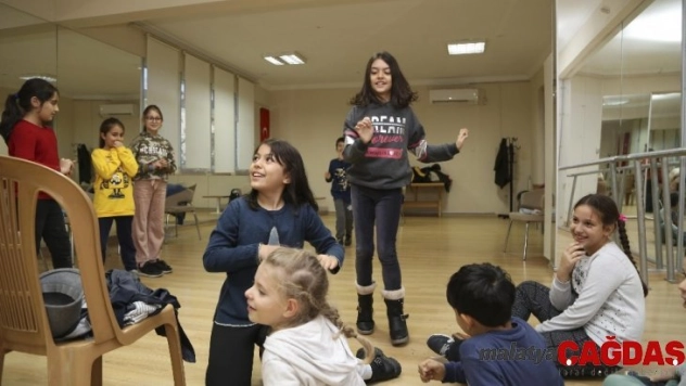 Efeler Belediyesi'nin kurslarına yoğun ilgi