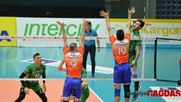 Efeler İstanbul'dan şen döndü