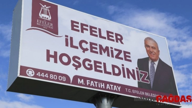 Efeler misafirleri 'Hoşgeldiniz' totemiyle karşılıyor