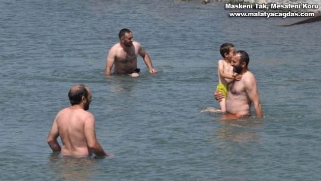 Ege ve Akdeniz sahilleri değil 'Çıldır Gölü'