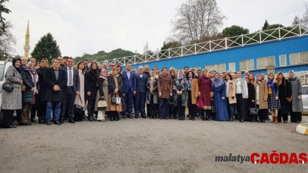 Eğitim-Bir-Sen'liler Salihli'de toplandı