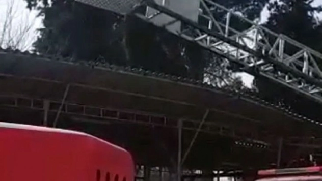 Eğitim sırasında merdivenden düşen itfaiye eri ağır yaralandı