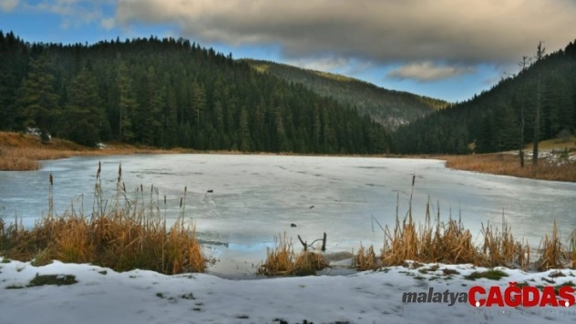Eğriova Göleti buz tuttu