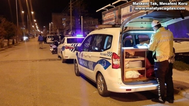 Ehliyetsiz ve alkollü sürücüler polisten kaçamadı