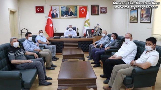 Ekinci muhtarlarla istişarelerini sürdürüyor