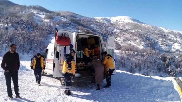 Ekipler Covid-19 şüpheli hasta için seferber oldu