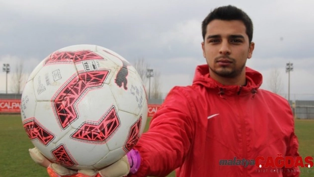 Elazığ Belediyespor eski kalecisini aldı