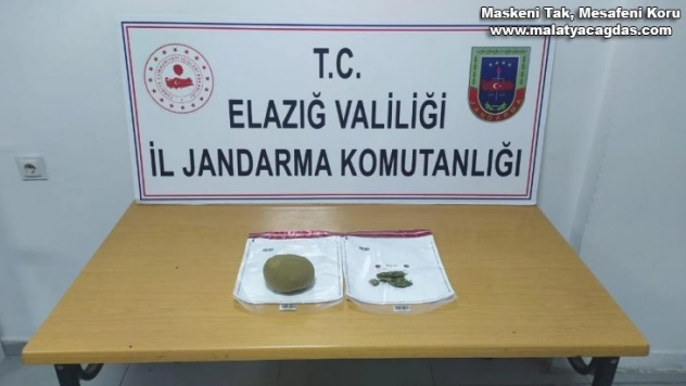 Elazığ'da 2 şüpheli yarım kilo toz esrarla yakalandı
