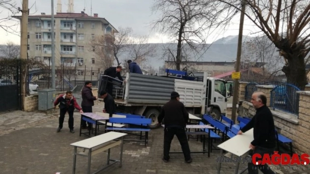 Elazığ'da 266 öğrencinin eğitim gördüğü ağır hasarlı okul boşaltıldı