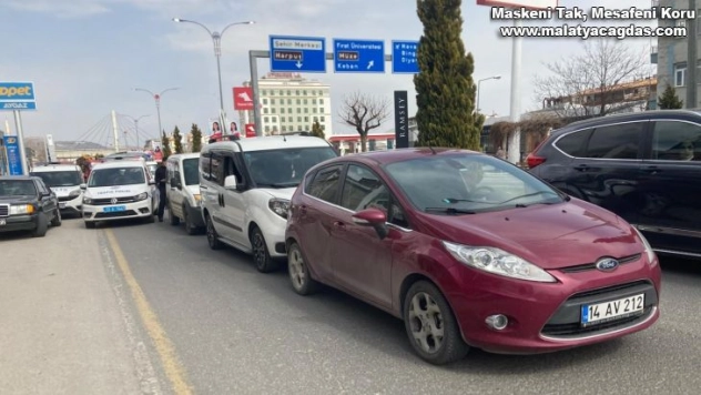 Elazığ'da 3 aracın karıştığı kazada 1 kişi yaralandı