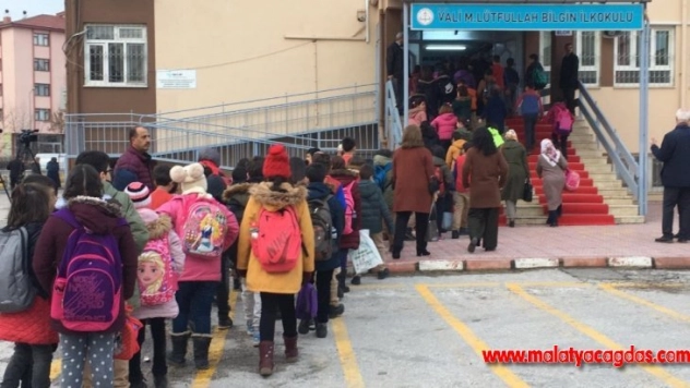 Elazığ'da 3 hafta aranın ardından ders zili çaldı