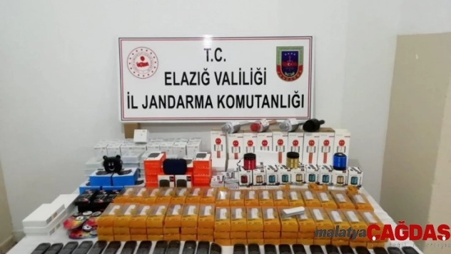 Elazığ'da 50 adet kaçak telefon elegeçirildi