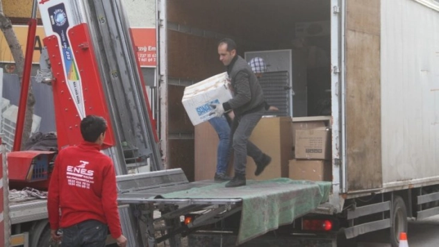 Elazığ'da böyle insanlar var, ücretsiz ev taşıyorlar