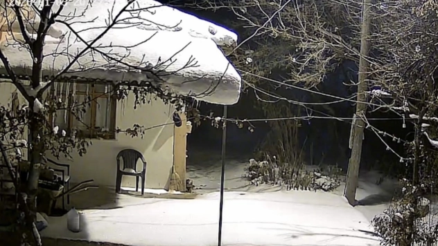 Elazığ'da deprem anı güvenlik kameralarına  yansıdı