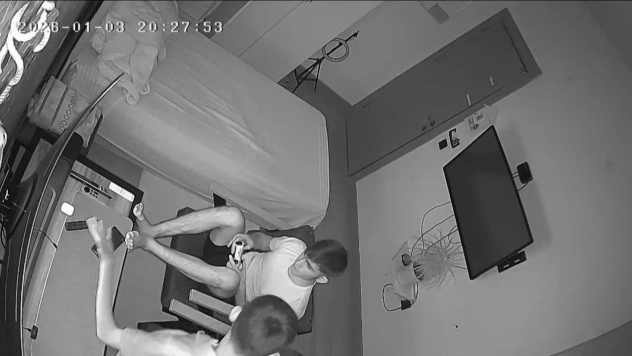 Biri panik yaptı, diğeri oyuna devam etti