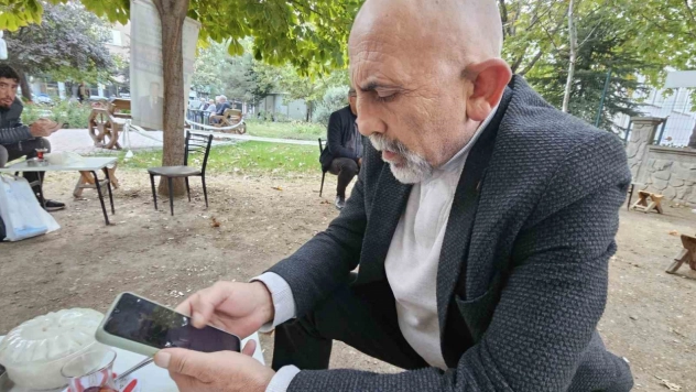 Dolandıcıların tuzağına düştü, arkadaşlarının sayesinde kurtuldu