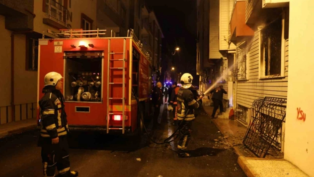 Elazığ'da ev yangını: 2 kişi dumandan etkilendi