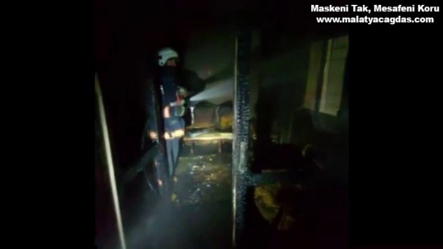 Elazığ'da ev yangını