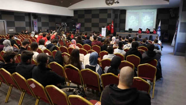 Elazığ'da gençler 'Proje Yazma' eğitiminde buluştu