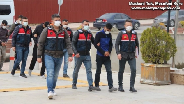 Elazığ'da hırsızlık yapıp Diyarbakır'da yakalanan 2 şüpheli tutuklandı