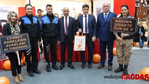 Elazığ'da jandarma ve polisin katılımıyla 'Kadına Şiddete Hayır' etkinliği