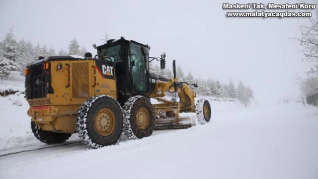 Elazığ'da kar nedeniyle 11 köy yolu ulaşıma kapandı
