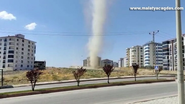 Elazığ'da mini 'hortum' kameralara yansıdı