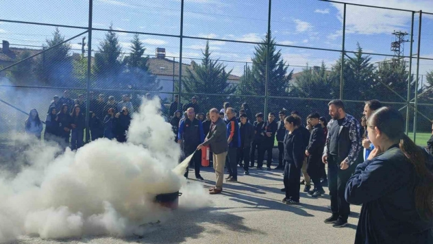 Elazığ'da öğrencilere yangın eğitimi