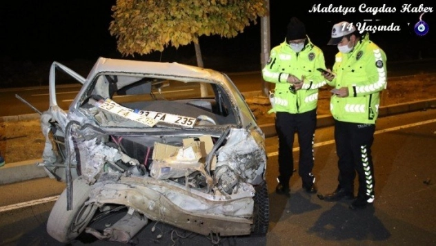 Elazığ'da otomobiller hurdaya döndü: 7 yaralı