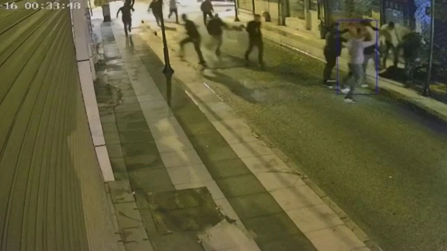 Elazığ'da sokak ortasında darp edildi