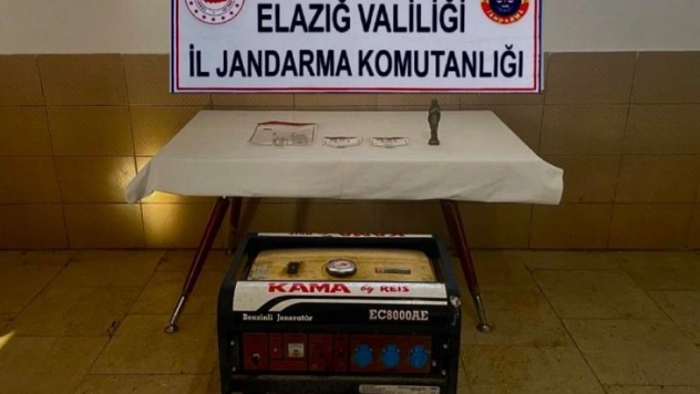 Elazığ'da tarihi eser operasyonunda Meryem Ana heykeli ele geçirildi: 3 gözaltı