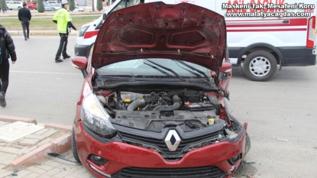 Elazığ'da trafik kazası: 3 yaralı