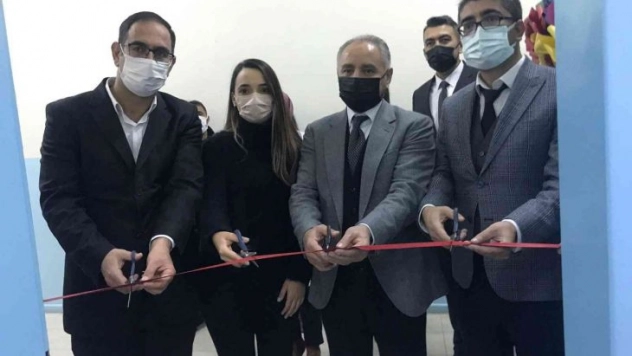 Elazığ'da yapımı tamamlanan kütüphanenin açılışı yapıldı
