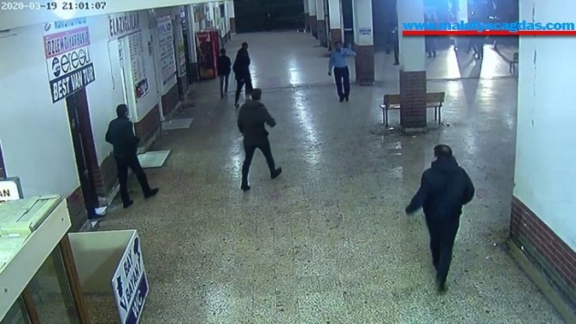 Elazığ'daki 5.0'lık deprem anı kamerada