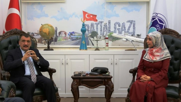 Yetimler Kervanı Derneği Yönetimi, Başkan Gürkan İle Biraraya Geldi