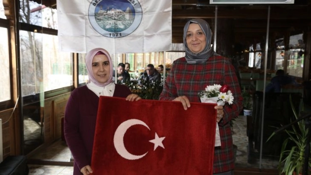 Başkan Çelik'in eşi, Develi'de toplantı ve ziyaretlere katıldı