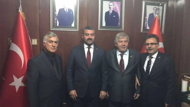 Yazar-Şair Rüstemhanlı ,Başkan Avşar'ı Ziyaret Etti