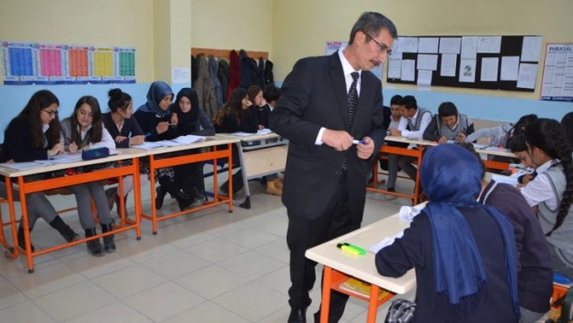 Yüksekova'da 22 yıldır görev yapıyor